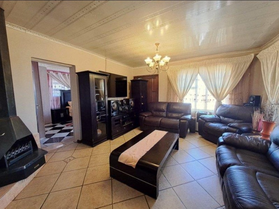 4 Bedroom Property for Sale in Grasslands Free State